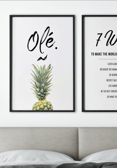Ananas Poster mit Olé Typografie an Wand