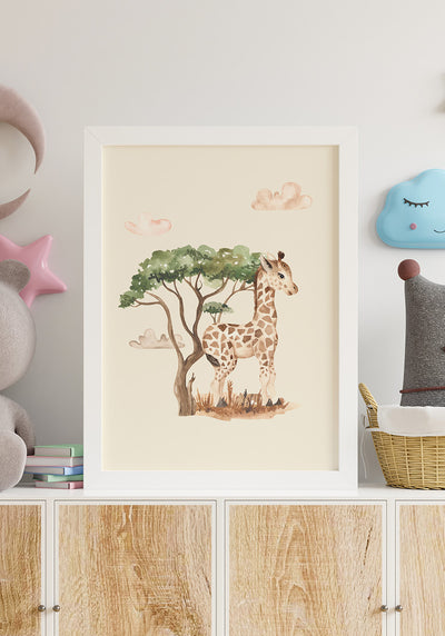Illustration Kinderposter Baby Giraffe unter einem Baum auf Sideboard