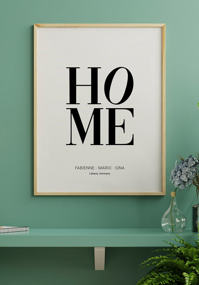 Personalisiertes Poster Home mit Namen und Wohnort im Wohnzimmer