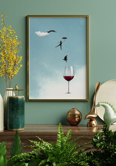 Poster Sprung von Menschen in ein Weinglas im Wohnzimmer