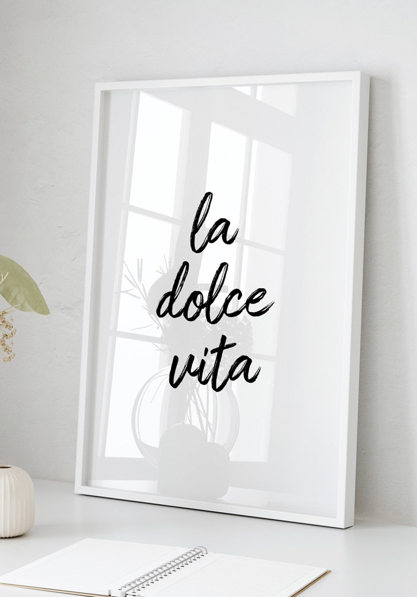 Poster la dolce vita typografie in weißem Rahmen