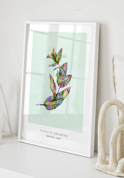 Poster tropisches Palmenblatt im weißen Rahmen