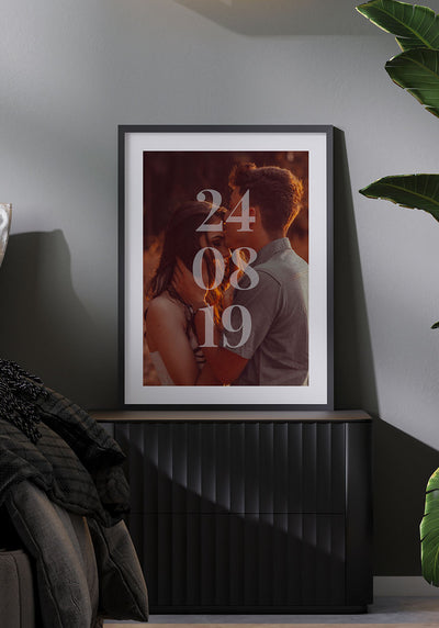 Personalisierbares Paarposter Bild mit Datum im Schlafzimmer