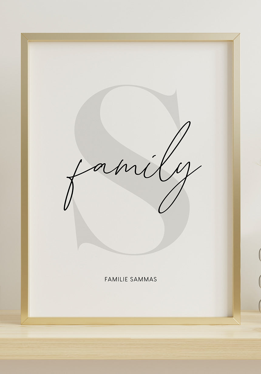 Poster personalisiert family mit Buchstabe im goldenen Rahmen