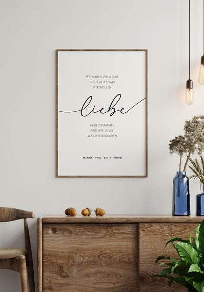Poster personalisiert Familienspruch mit Liebe über Sideboard