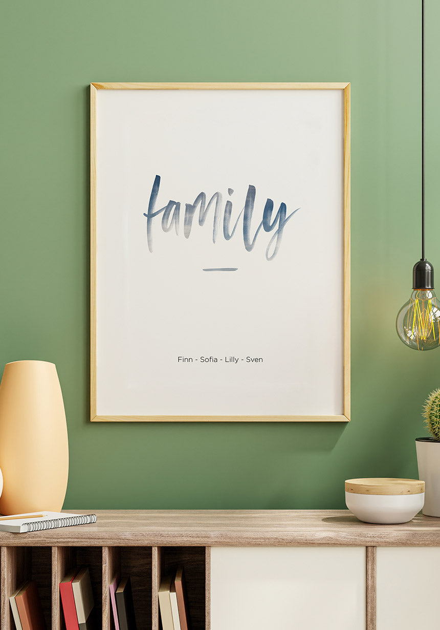 Poster personalisiert family Pinselschrift mit Namen im Wohnzimmer