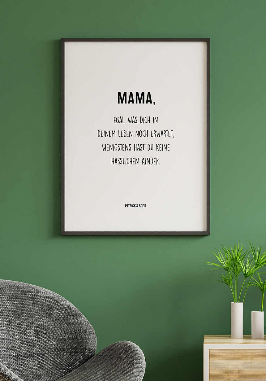 Poster personalisierbar Mama hübsche Kinder an grüner Wand