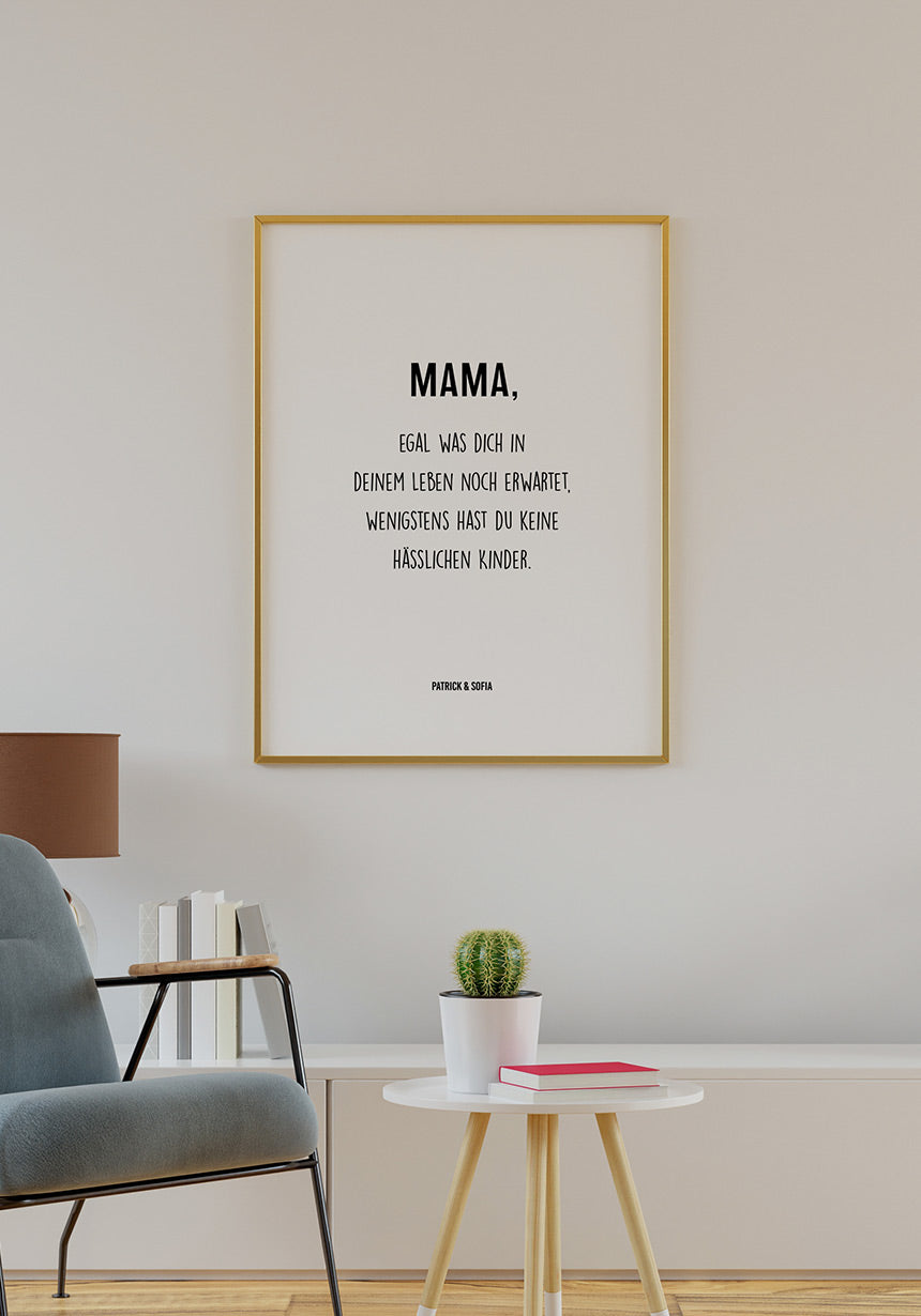 Poster personalisierbar Mama hübsche Kinder im Wohnzimmer