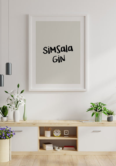 Poster Simsala Gin im Wohnzimmer