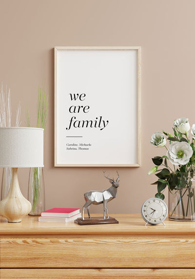 We are family personalisierbares Poster mit Namen personalisiert