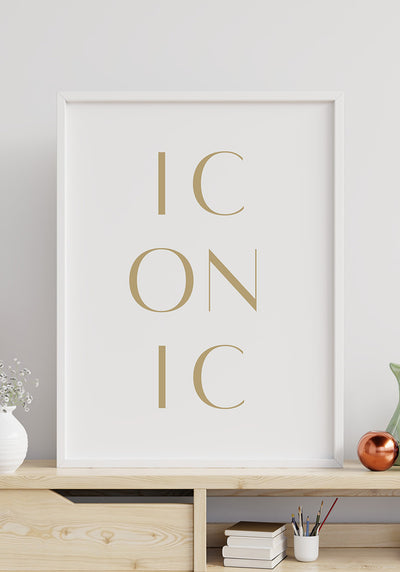 Iconic Typografie Poster Gold