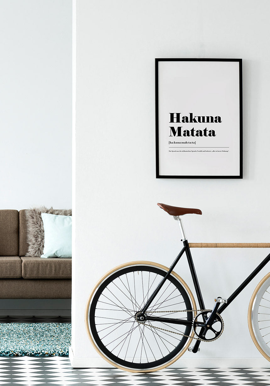 Hakuna Matata Typografie Poster über Fahrrad