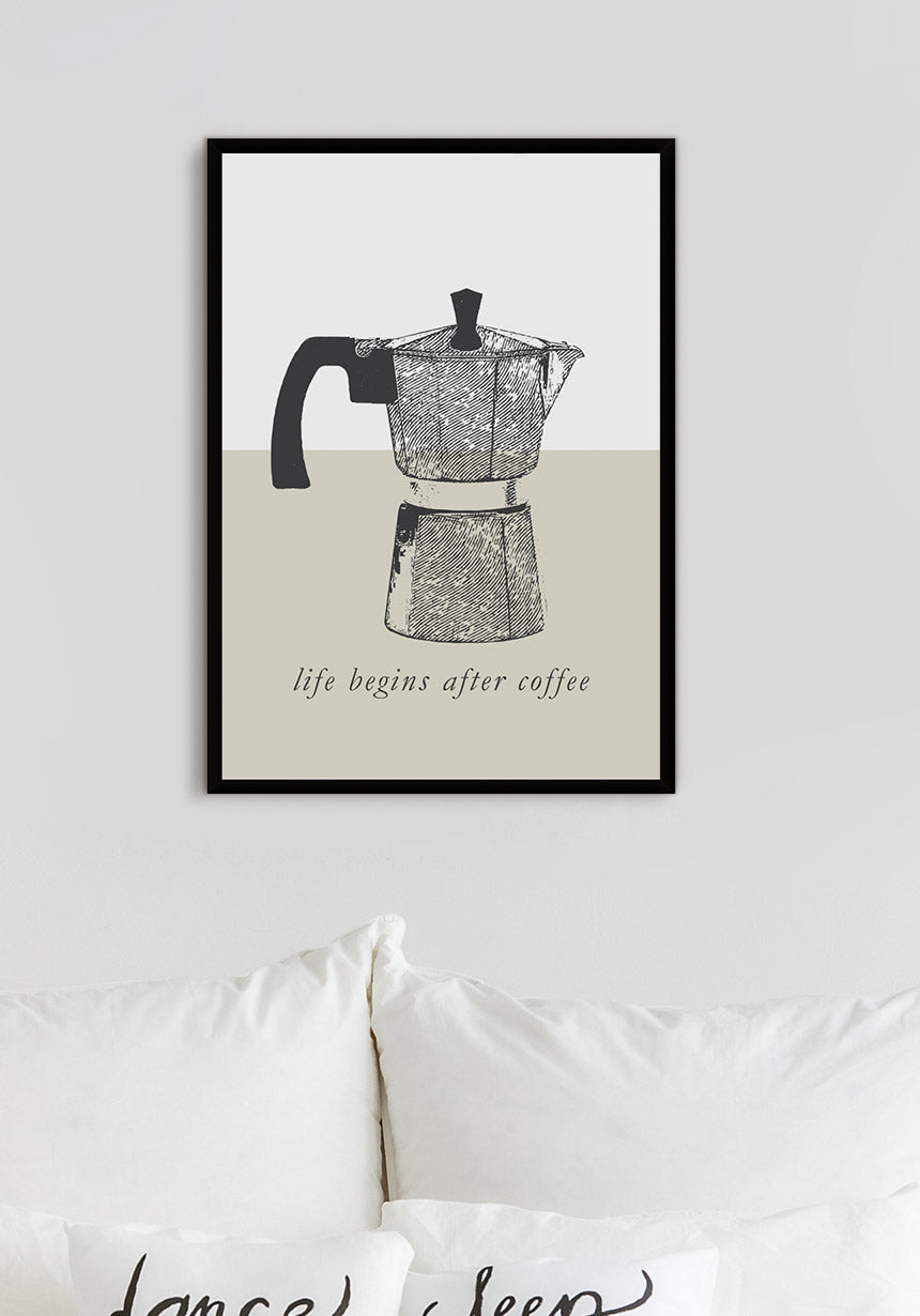 Vintage Poster Espressokanne life begins after coffee im Wohnzimmer